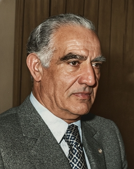 دکتر منوچهر اقبال